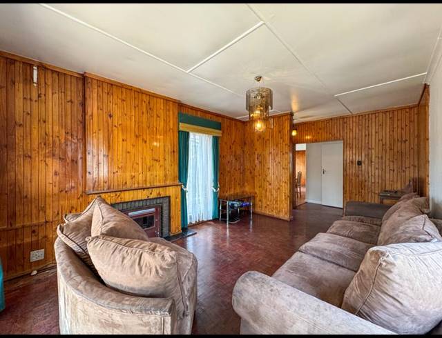 3 BEDROOM HOUSE FOR SALE IN CROYDON